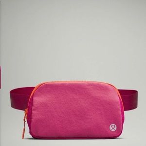 pink lycee/ripened raspberry lululemon belt bag